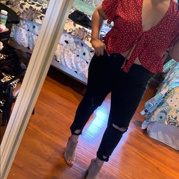 Selling ripped black jeans! Like new super comfy - Picture 1 of 2